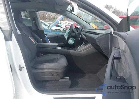 2026 Tesla Model Y Premium Rear-Wheel Drive из США, поврежденный, VIN 7SAYGDED0TA418954